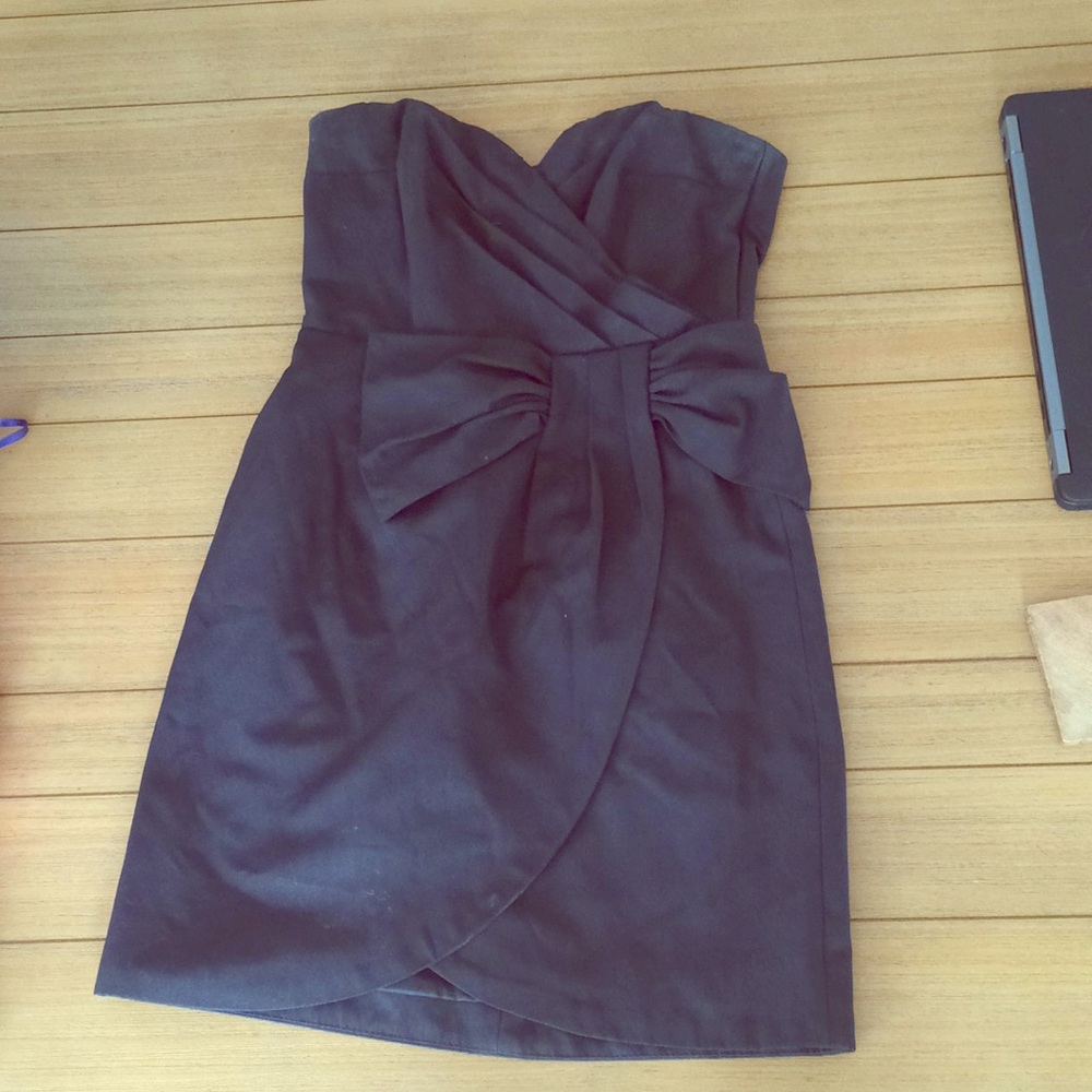 H and M black strapless dress